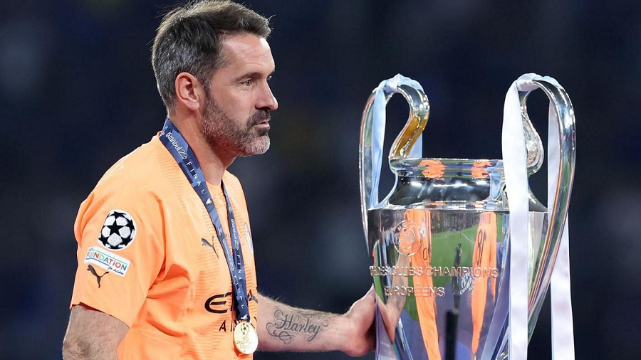 Fitoi 14 trofe duke luajtur vetëm 4 ndeshje, portieri veteran i jep lamtumirën futbollit