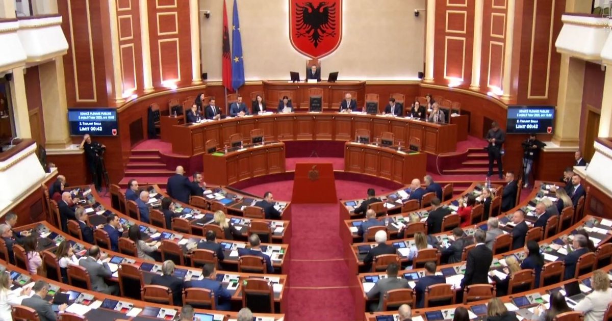 Flamur Noka quajti ministrin e drejtësisë “idiot”, Peleshi ndërpret për disa minuta seancën