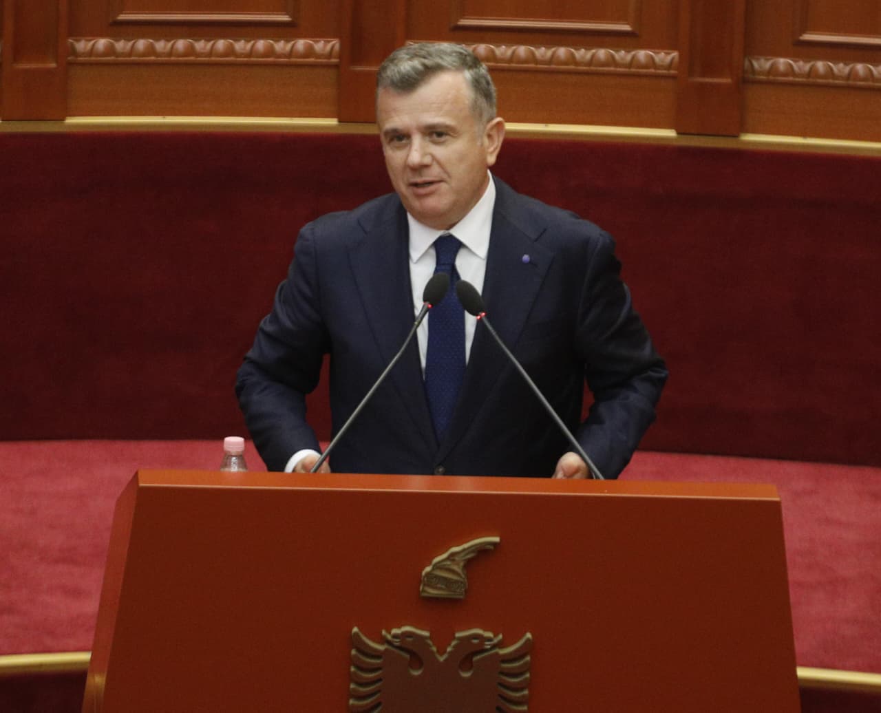 “Flori i ‘Portokallisë’ vjen natën në seli dhe takon Saliun”, Balla ironizon opozitën: O Belind zgjidhe mo këtë punë, dilni ditën me kandidatin se është turp