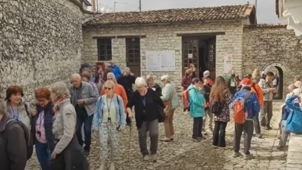 Fluks turistësh në Berat/ Rritet numri i vizitorëve, muzeu “Onufri” mbetet destinacioni i preferuar
