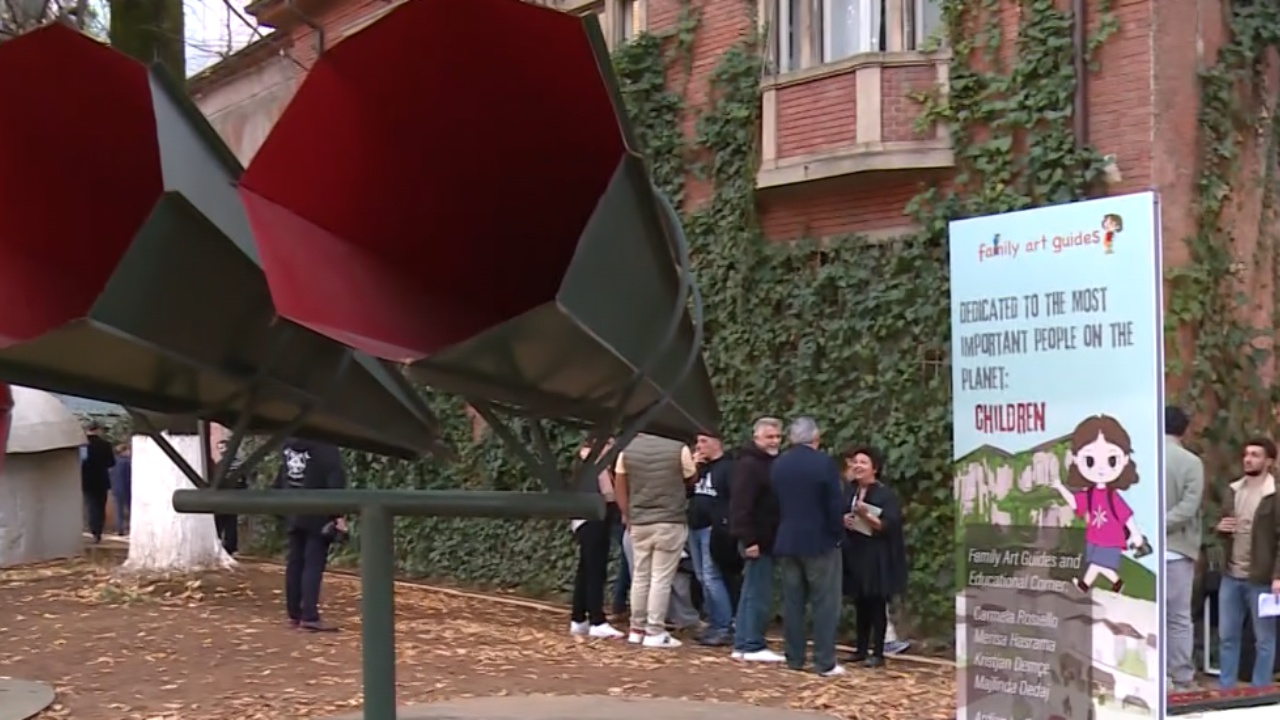 “Fraktura 2025”, ekspozita në muzeun “Shtëpia me Gjethe”