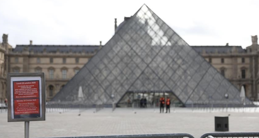 Francë, 60 hetues ende në kërkim të të dyshuarve për grabitjen në Luvër