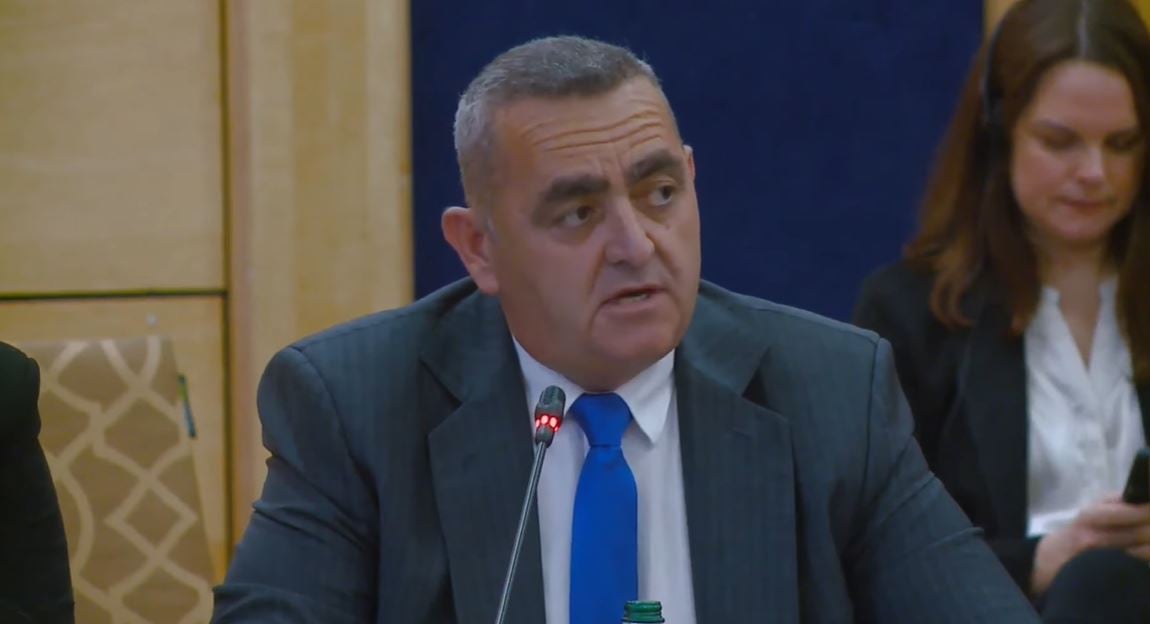 Fredi Beleri flet greqisht në Tiranë/ Nxin Shqipërinë në mbledhjen e Stabilizim Asociimit, kërkon universitet grek, ankohet për lirinë e fesë