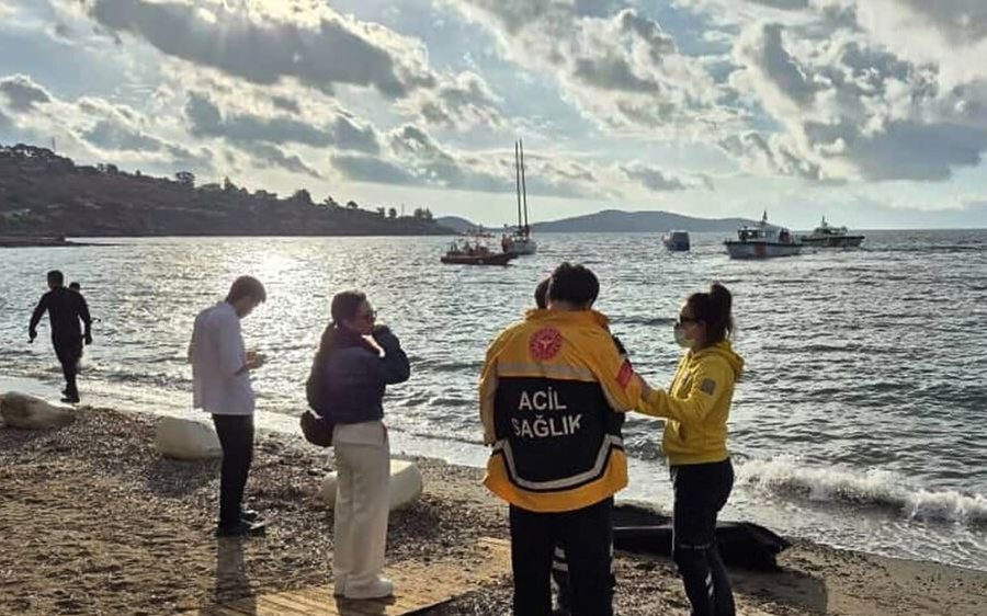 Fundoset varka me emigrantë në Turqi, raportohet për të paktën 14 të vdekur