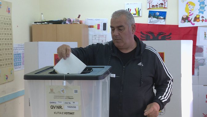 Garë e “ethshme” në Cërrik/ Kandidatët e PD pa vulën e Berishës, katër emra për një karrige