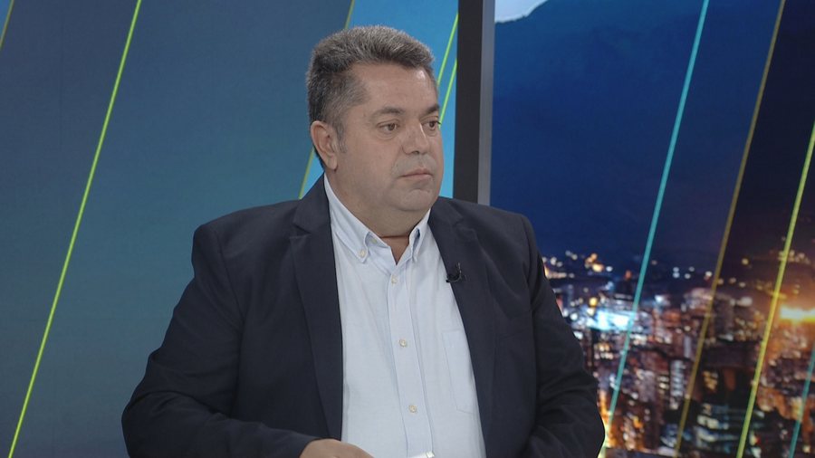 Gazetari: Partitë shqiptare janë me ”prostatë”, janë pa durim e pa vizion