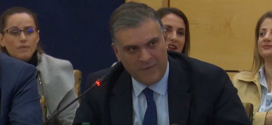 “‘Gjakderdhja’ financiare e aferave korruptive vijon ende”/ Komiteti Parlamentar, reagon Blushi: Arrestimet e…