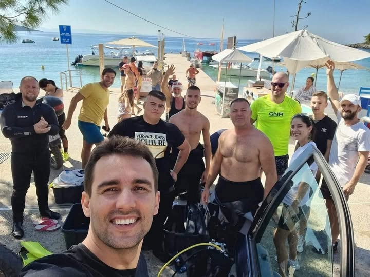 Gjithë eskortat e Yurit kandidaturat e Berishës