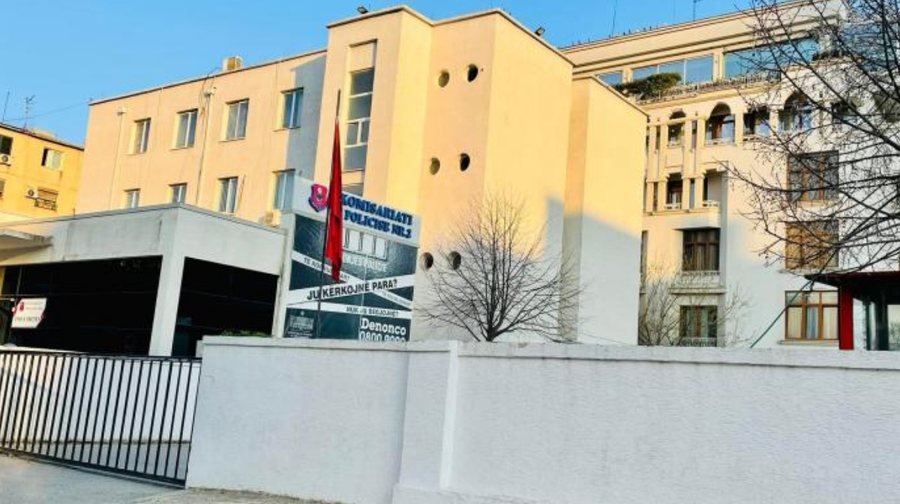 Godasin policin dhe shkatërruan ambientet e komisariatit, arrestohen vëllezërit Selimllari