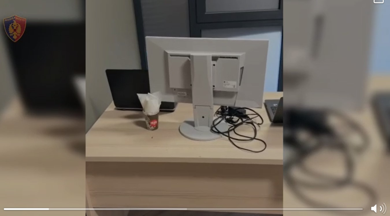 Goditet “Call Center” mashtrues në Tiranë, arrestohen dy persona – sekuestrohen mbi 100 mijë euro