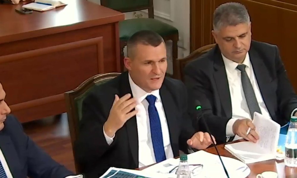 Goditje ndaj pastrimit të parave dhe korrupsionit/ Dumani: Kemi sekuestruar mbi 500 celularë