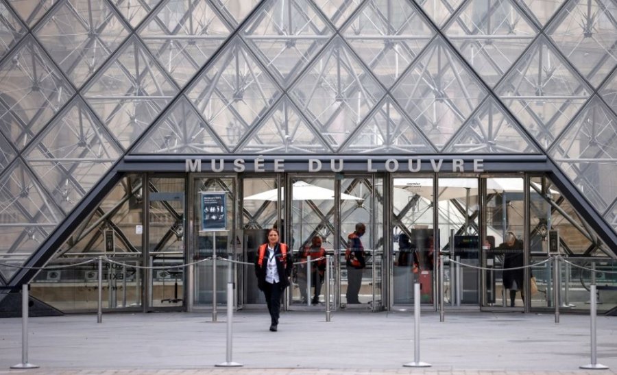 Grabitja e shekullit në Louvre, ADN-ja që zbuloi autorët! Ishin nën shënjestër të policisë, por tentativa e njërit për t’u arratisur…