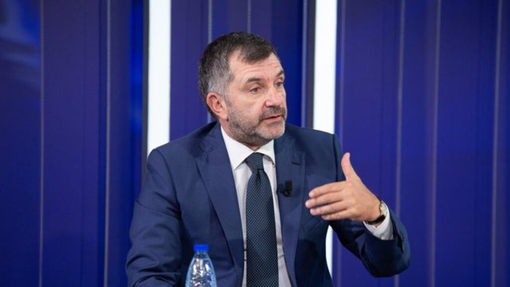 “Gropë e madhe për përfitime private…”/ Skandali me aeroportin, flet analisti: Abuzim monstruoz me tenderin