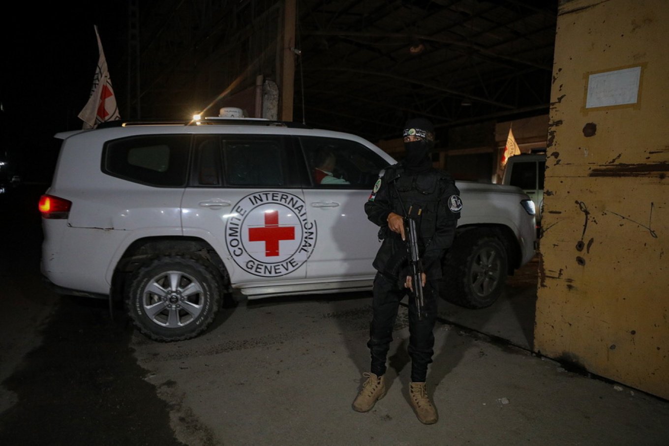 Hamasi dorëzoi eshtrat që nuk i përkisnin pengjeve të mbetur, Netanyahu: Shkelje e armëpushimit, do të përgjigjemi