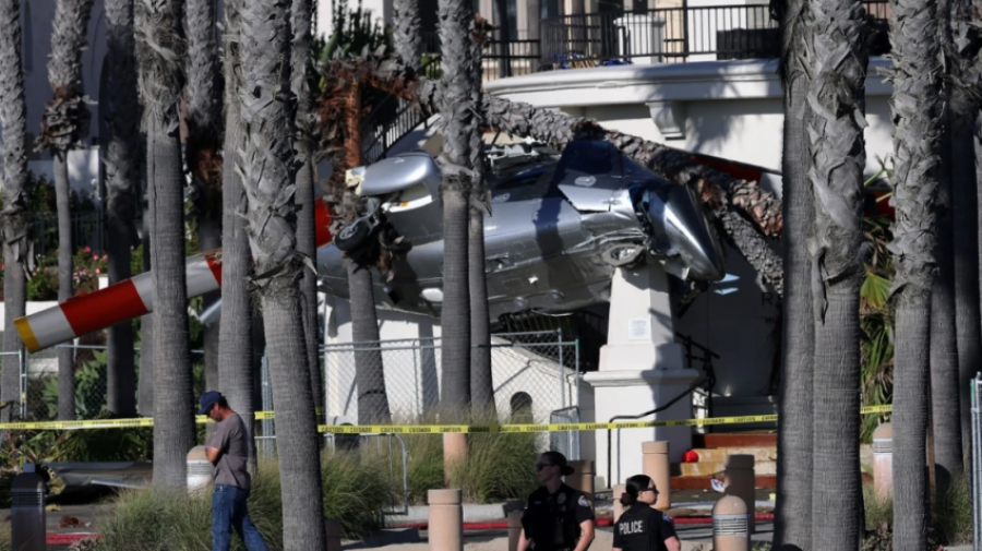 Helikopteri del jashtë kontrollit, lëndohen pesë persona – skena të tmerrshme në plazh në jug të Kalifornisë