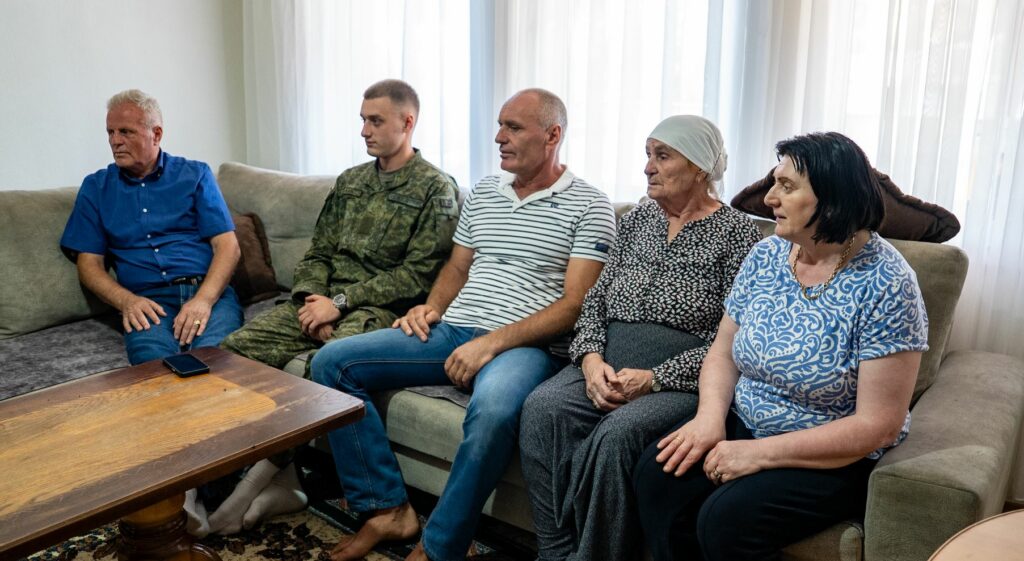 Hija e arkivoleve/ Frika e shqiptarëve nga rikthimi i shërbimit ushtarak në Serbi: Jemi mes dy zjarreve