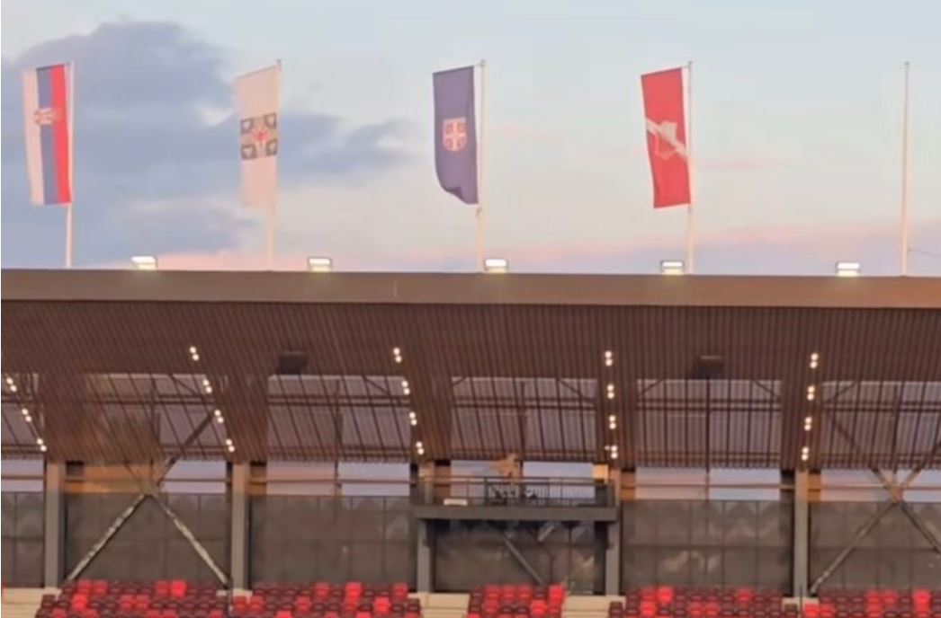Hoqën flamurin shqiptar nga stadiumi, Federata Serbe: Do ta rikthejmë, e bëmë sepse….