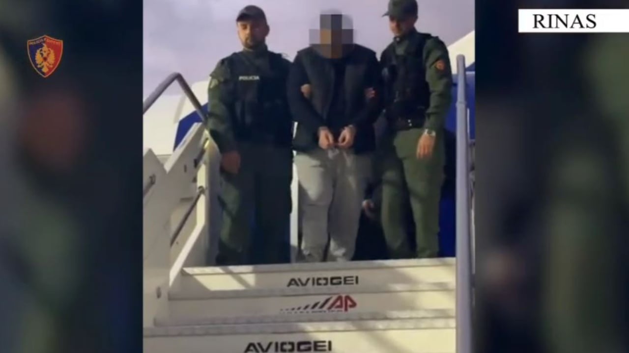 I dënuar me 16 vite burg për grabitje me armë, ekstradohet nga Greqia 39-vjeçari (EMRI/VIDEO)