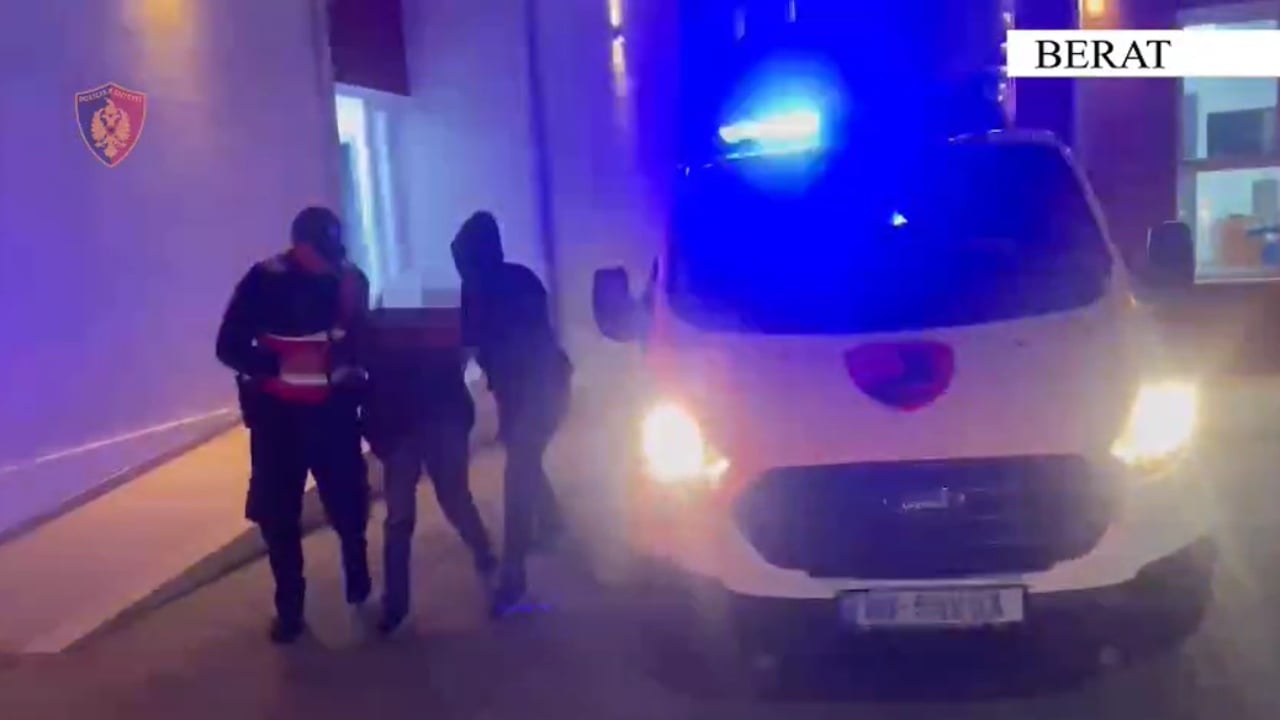 I dënuar me 29 vjet burg për pjesëmarrje në një organizatë kriminale, arrestohet 49-vjeçari, pranga edhe personit që e strehonte