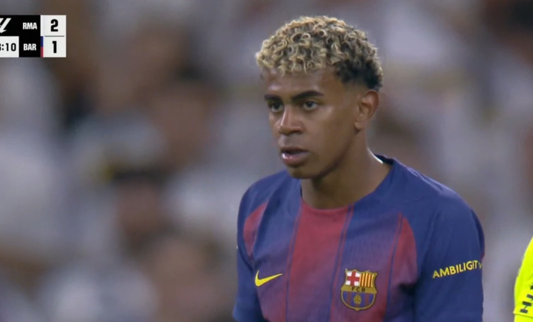 “I kërkova Jamalit driblonte, por nuk po hynte dot në zonë”, ndihmësi i Flikut e pranon: Nuk është mësuar me koret dhe vërshëllimat, nuk e kishte të lehtë