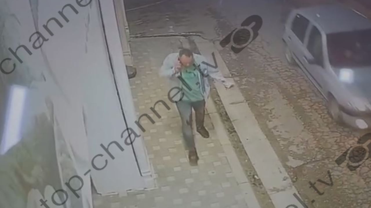 I qetë në rrugë dhe duke folur në celular/ Vrau me thikë 40-vjeçarin, publikohen pamje të autorit pas krimit