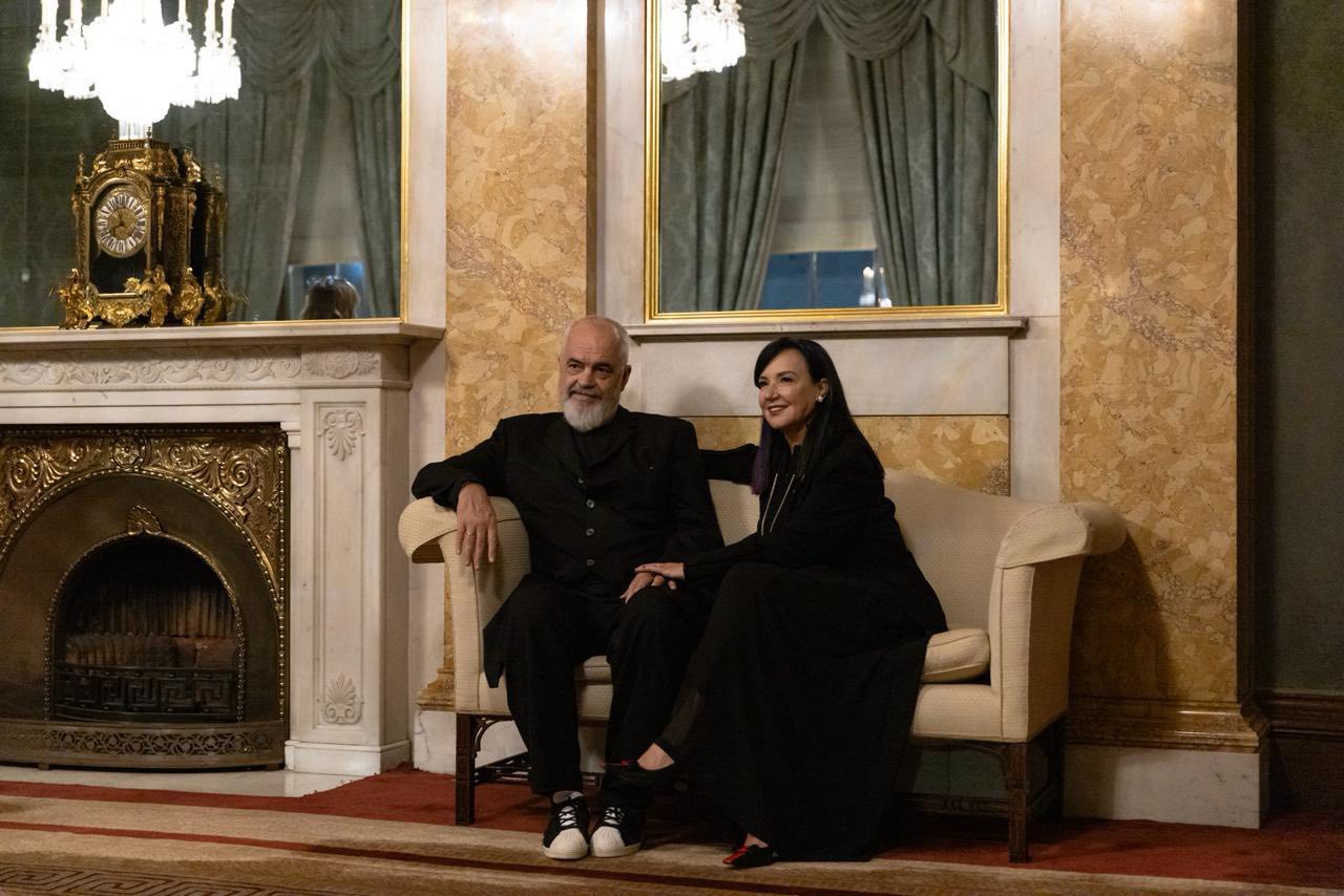 I shoqëruar nga Linda, Rama ndan pamje nga forumi ndërkombëtar i sigurisë në Londër (FOTO)