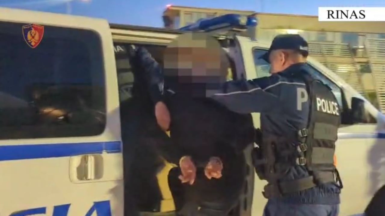 I shpallur në kërkim ndërkombëtar, ekstradohet nga Italia një person