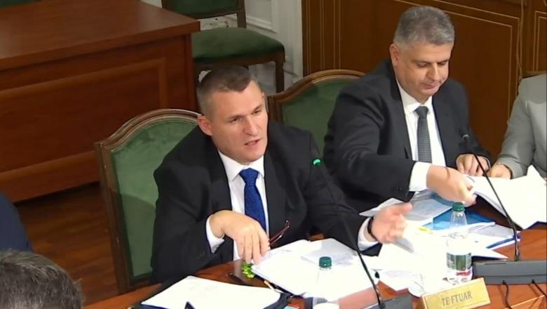 ‘I vjen rrotull Kryeministrisë, por arreston liderët e opozitës’, Dumani përplaset me Strazimirin: Ndihem i fyer, sepse…