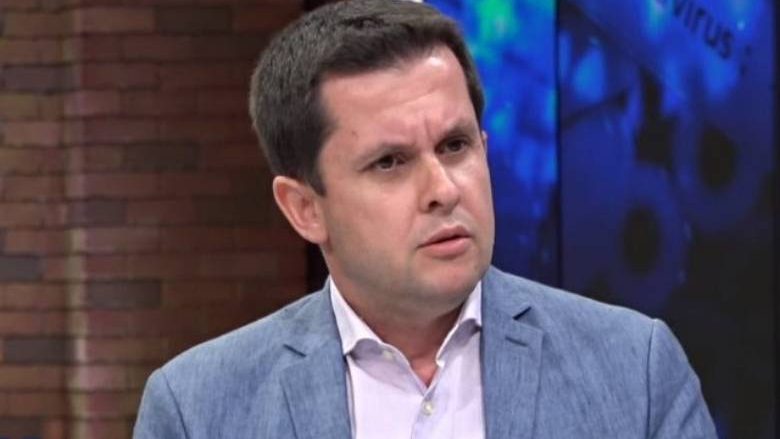 Ilir Alimehmeti thumbon Ramën: “Artist i dështuar që ka krijuar ‘kryevepra’ si Veliaj e Balluku”