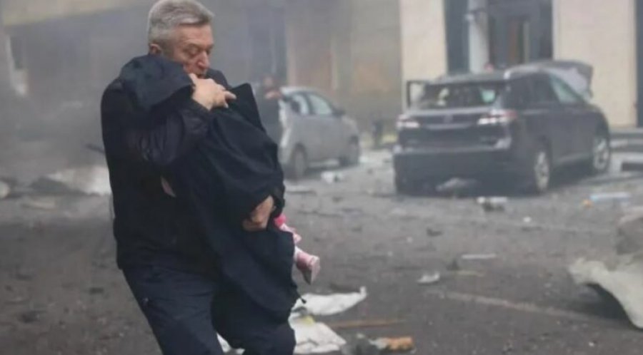 Imazhi që preku botën/ Si u shpëtuan 48 fëmijë nga sulmi rus në një çerdhe në Kharkiv