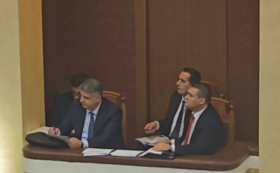 Institucionet e drejtësisë raportojnë sot në Kuvend, opozita bllokon procesin! Berisha: Po na hiqni të drejtën të bëjmë pyetje si burri-burrit
