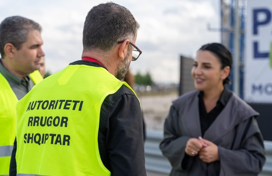 Investimi në rrugën Tiranë-Durrës, Balluku inspekton ecurinë e punimeve në autostradë