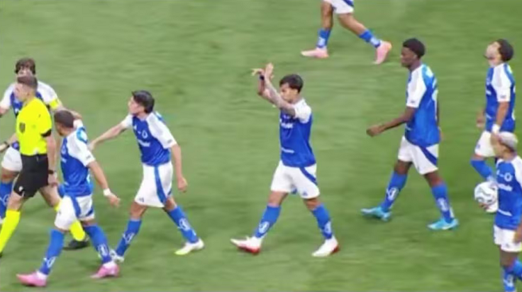 Ish-ylli i Juventus-it “skuqet” pa bërë faull: gjesti ishte i pafalshëm (Video)