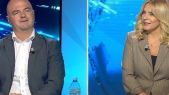 Ishte i ftuar në emision, deputeti i PS sheh LIVE lajmin për arrestimin e vëllait, ja si reagon (Video)