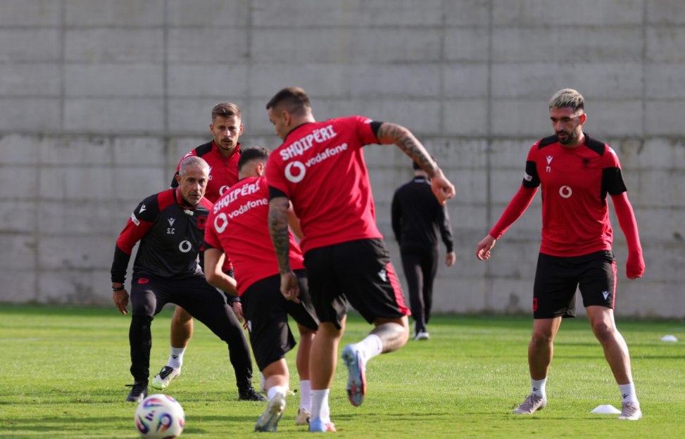 Ismajli dhe Pajaziti humbasin sfidën me Serbinë, Kombëtarja zhvillon seancën e parë stërvitore në Shtëpinë e Futbollit