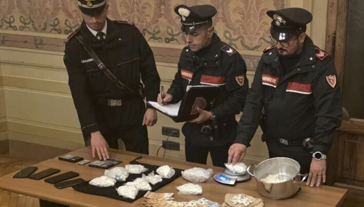Itali/Arrestohen 2 të rinj shqiptarë, sekuestrohen mbi 1 kg kokainë
