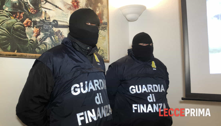 Itali, goditen 4 grupe të trafikut të drogës mes Spanjës dhe Shqipërisë, 29 persona në hetim (EMRAT)