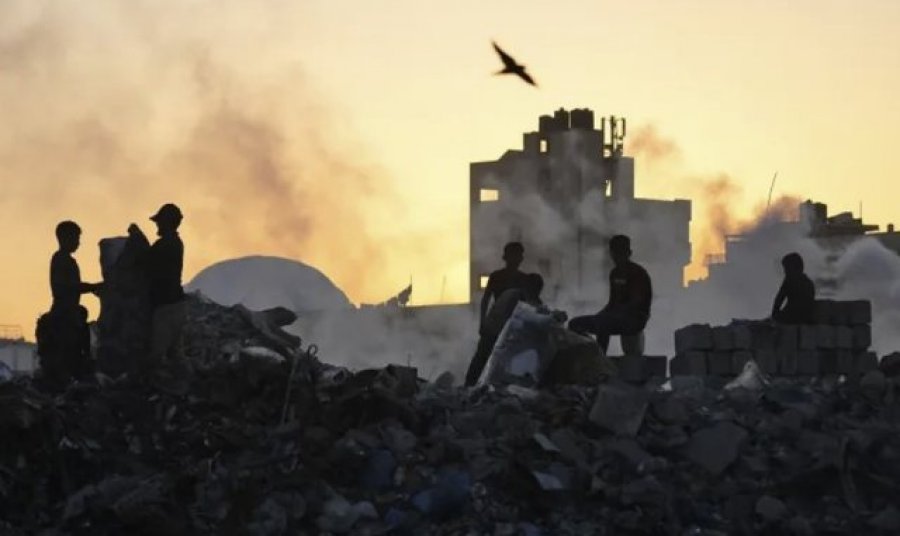 Izraeli godet në Gaza, dronët dhe tanket rrisin tensionet