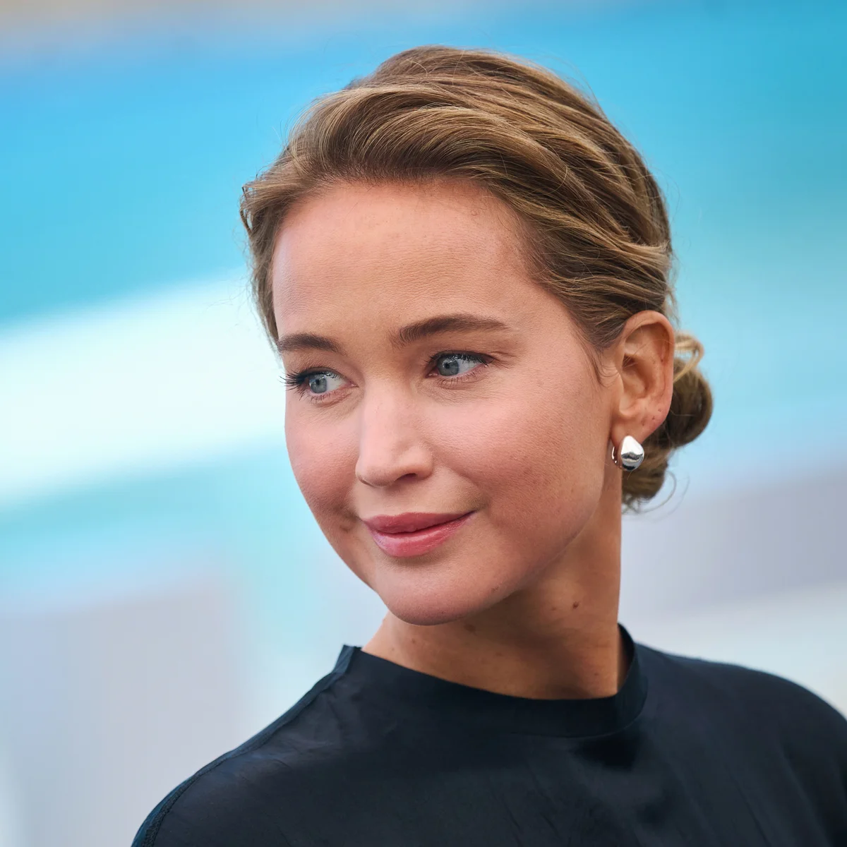 Jennifer Lawrence tregon periudhën e vështirë pas lindjes: Çdo herë që foshnja flinte, mendoja se kishte vdekur