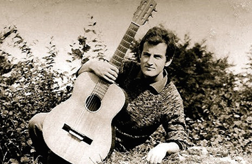 Jusuf Gërvalla: Ikën zogjtë e vajtën, bilbilat seç heshtën (Teksti dhe kënga)