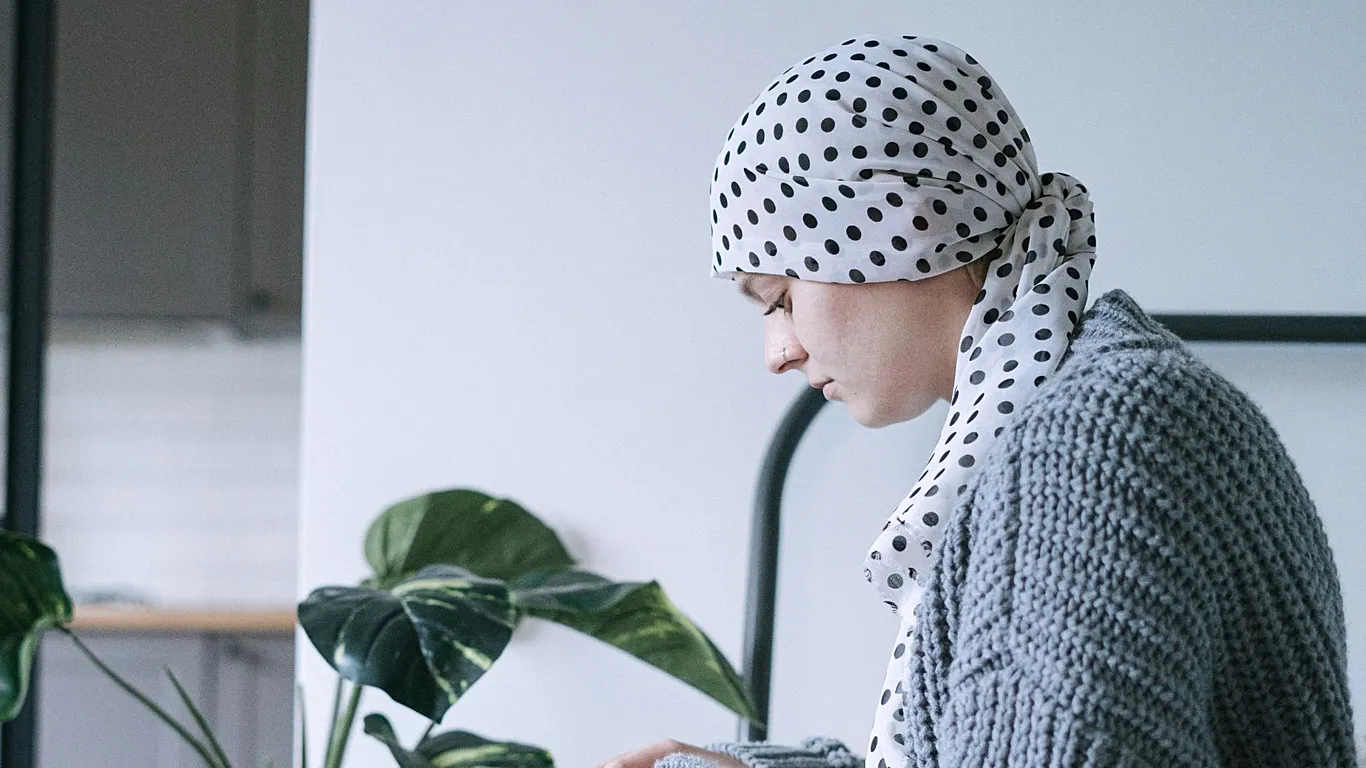 Kanceri i lidhur me obezitetin, në rritje si tek të rinjtë ashtu edhe tek të moshuarit