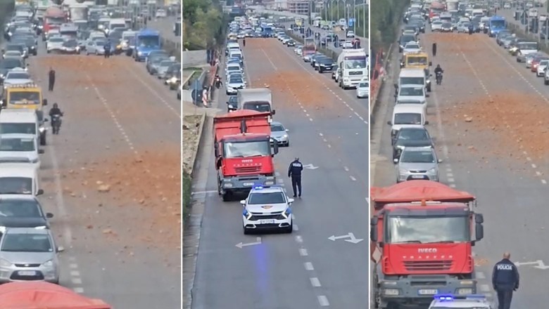 Kaos në autostradën Tiranë-Durrës, çakulli i rënë nga një kamion krijon radhë të gjata automjetesh