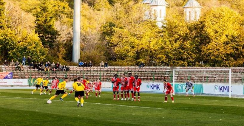 Kategoria e Parë/ Skënderbeu pëson humbje, korçarët sherr me njëri-tjetrin