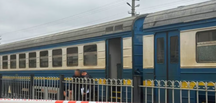 Katër të vdekur pas një shpërthimi në një stacion treni në Ukrainë