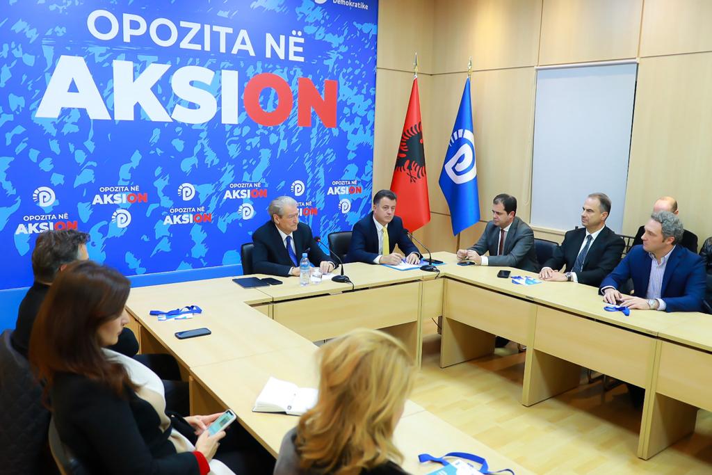 Kë do të mbështesë PD në garën për Tiranën? Në pritje të zyrtarizimit të emrit, demokratët mbledhin Kryesinë