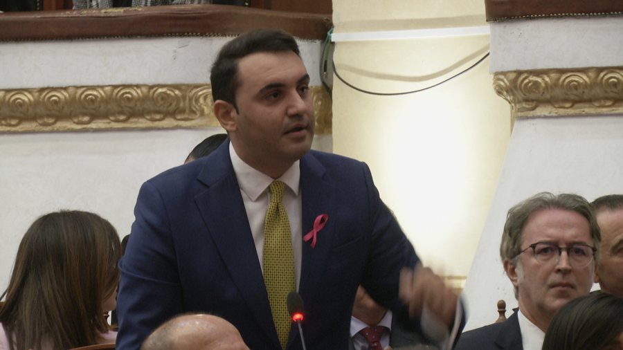 Këlliçi-Koçiut: Shkarkoi zv.ministrin pse piu duhan, por refuzon të thotë një fjalë për gjyqtarin e vrarë