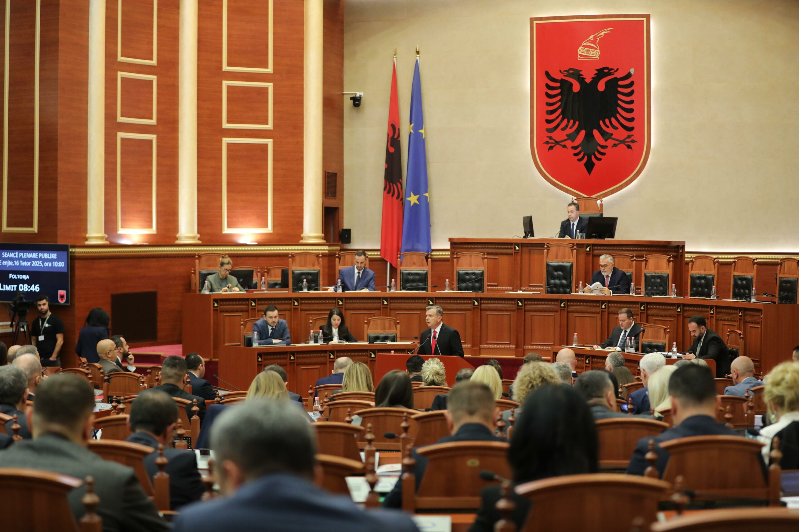 “Kemi bërë marrëveshje në Konferencën e Kryetarëve”, Balliu i ndërpreu fjalën, Balla: O e nxirrni përjashta, ose unë nuk mund të vazhdoj…