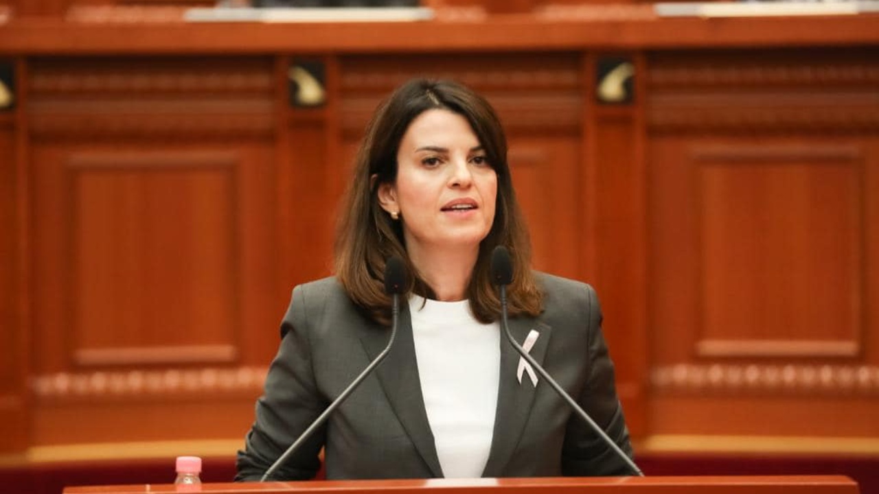 “Kemi dalë përfundimisht nga çdo listë e zezë”, Ministrja Koçiu: Kriminaliteti në vend, është në rënie