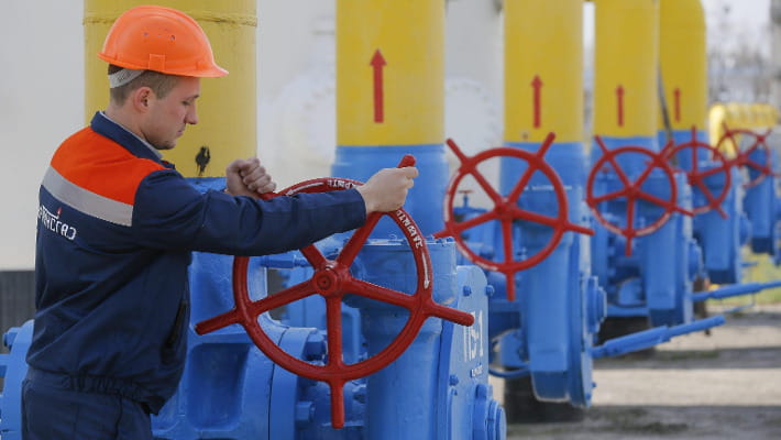 Kina: Blerja e naftës ruse është legjitime, Trump të ndalë kërcënimet