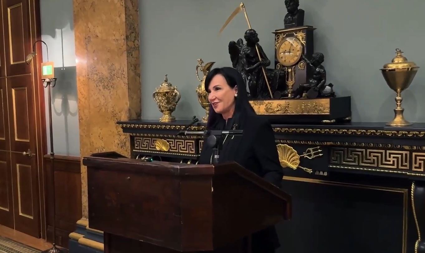 “Kjo është ‘çanta e shpinës’ e globalizimit mbi shpatullat e Zahos”, Linda Rama në Forumin e Sigurisë në Londër: Shqipëria po rizbulon vendin e saj